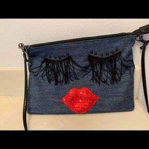 Betsey Johnson Crossbody face bag